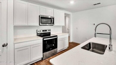 2489 Falling Star Ln in Green Cove Springs, FL - Building Photo - Building Photo