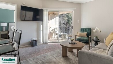 11050 Woodmeadow Pkwy in Dallas, TX - Building Photo - Building Photo