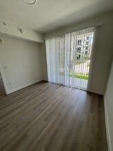15501 NW 2nd Pl, Unit B11 in Miami, FL - Foto de edificio - Building Photo