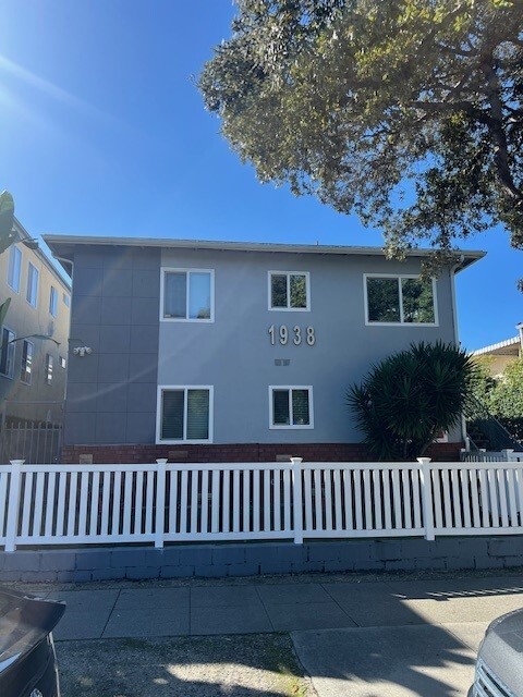 1938 Euclid St in Santa Monica, CA - Foto de edificio - Building Photo