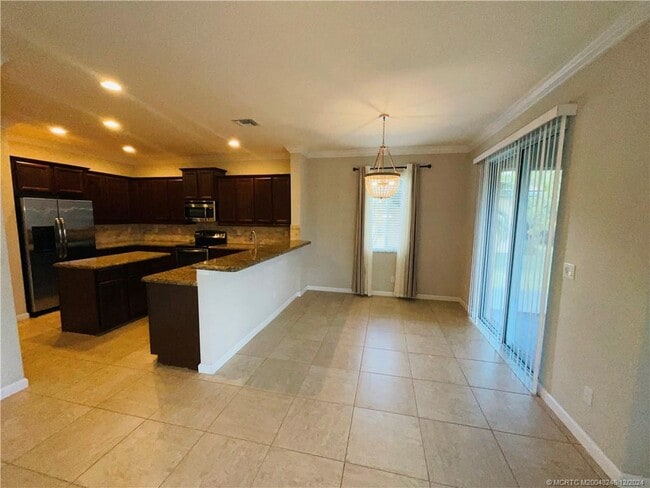 property at 505 NW Windflower Terrace