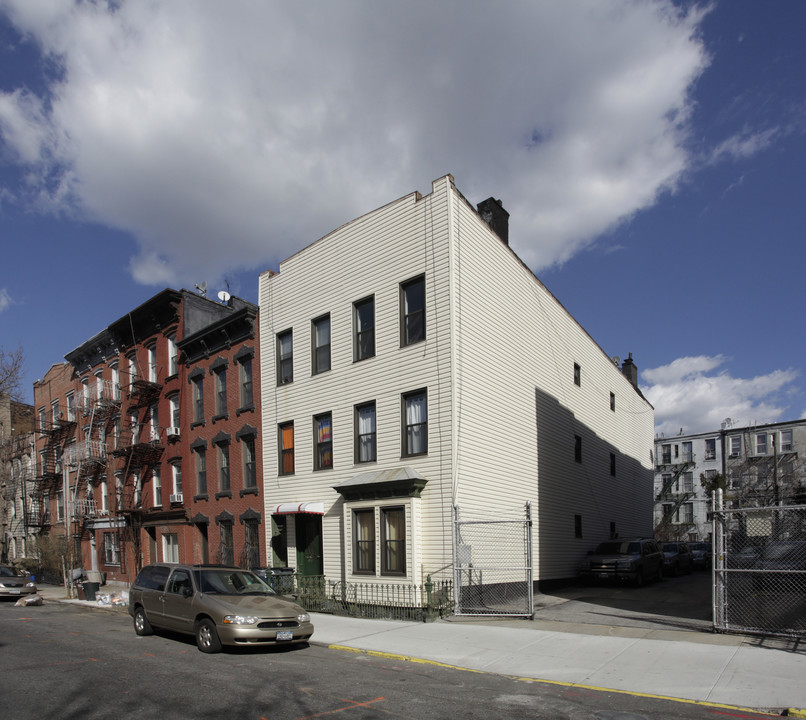 105 N 7th St in Brooklyn, NY - Building Photo