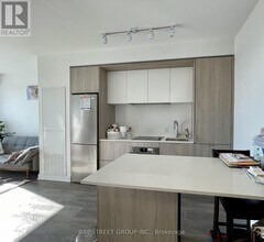 130 River St in Toronto, ON - Building Photo - Building Photo