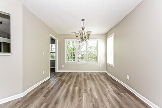 216 Rivergate Ct in Jonesboro, GA - Foto de edificio - Building Photo
