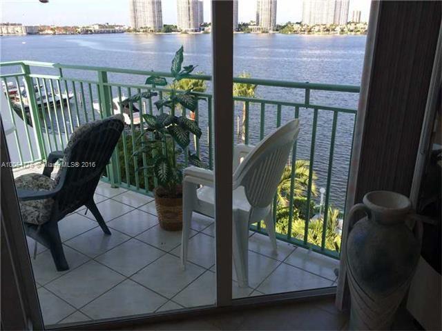 18000 N Bay Rd, Unit 501 in Sunny Isles Beach, FL - Building Photo