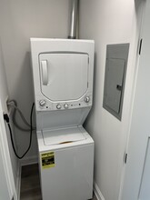 127 Tunxis Hill Rd, Unit 2 in Fairfield, CT - Foto de edificio - Building Photo