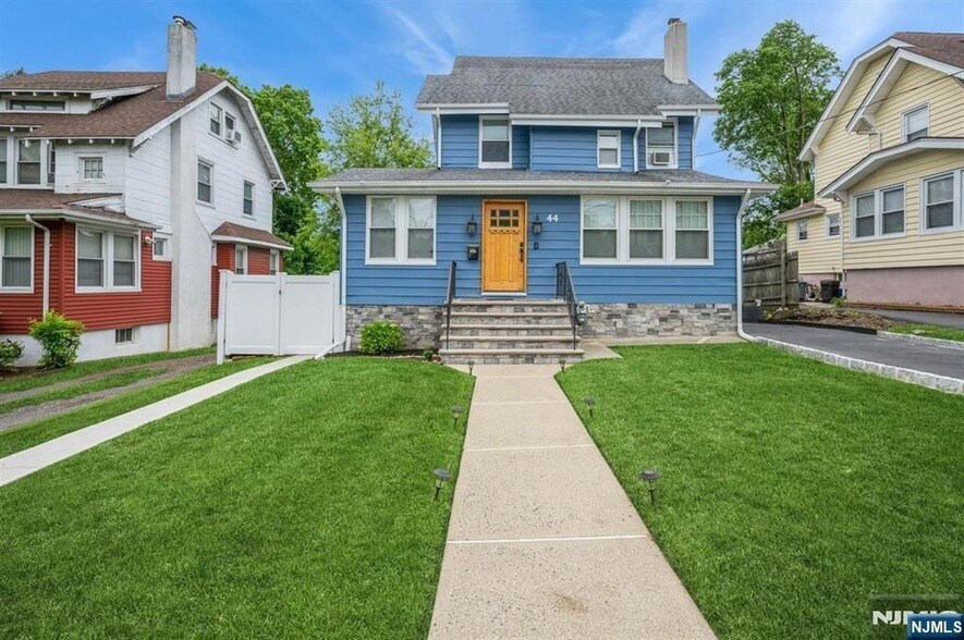 44 Garden St in Teaneck, NJ - Building Photo