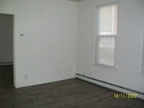 74 Hill St in Shelton, CT - Building Photo - Building Photo