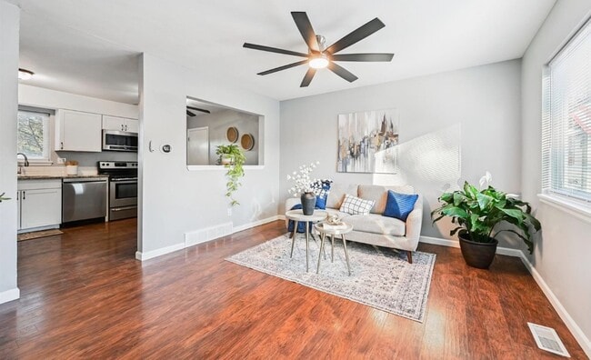 216 Chaucer Ct in Colorado Springs, CO - Building Photo - Building Photo