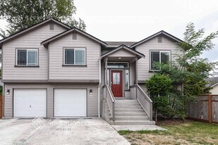 10207 Broadway Ave S in Tacoma, WA - Building Photo