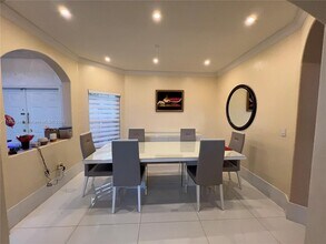 11269 NW 55th Ln in Doral, FL - Building Photo - Building Photo