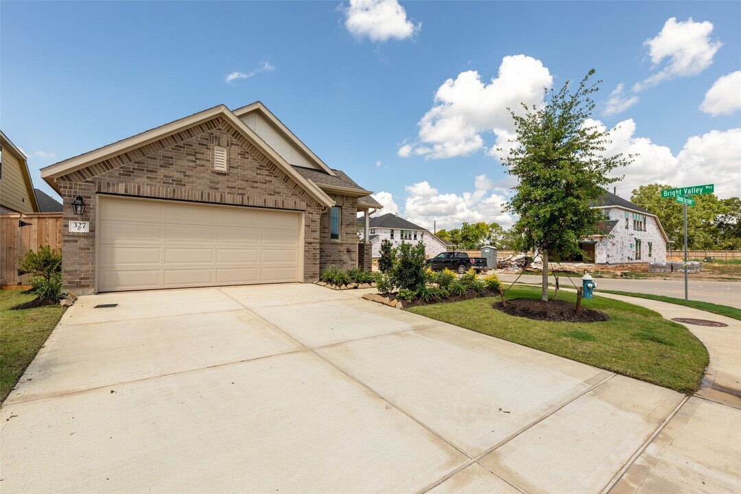 327 Shining Succulent Dr in Richmond, TX - Foto de edificio