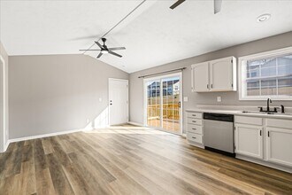 230 Clover Cir in Jacksboro, TN - Building Photo - Building Photo