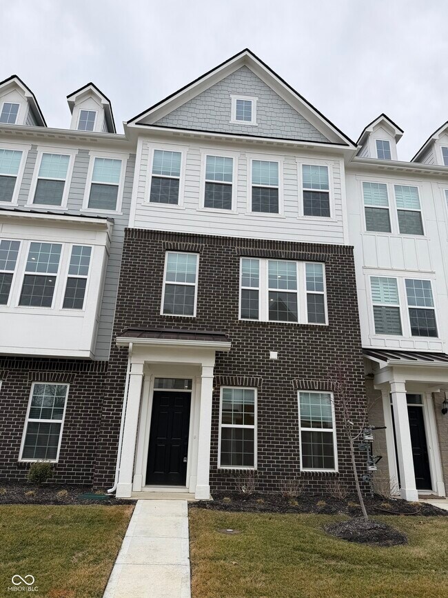 14517 Pomona Ln in Carmel, IN - Building Photo - Building Photo