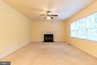 8401 Hollow Tree Ln in Upper Marlboro, MD - Building Photo - Building Photo