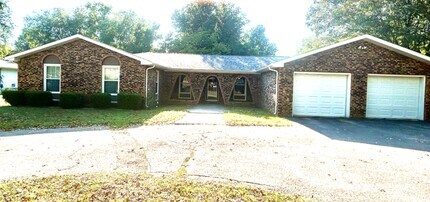 111 David Dr in Sikeston, MO - Building Photo - Building Photo