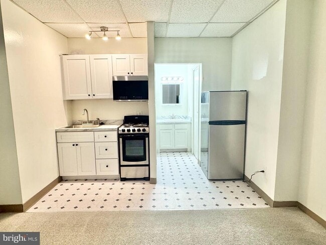 3030 Wisconsin Ave NW in Washington, DC - Building Photo - Building Photo