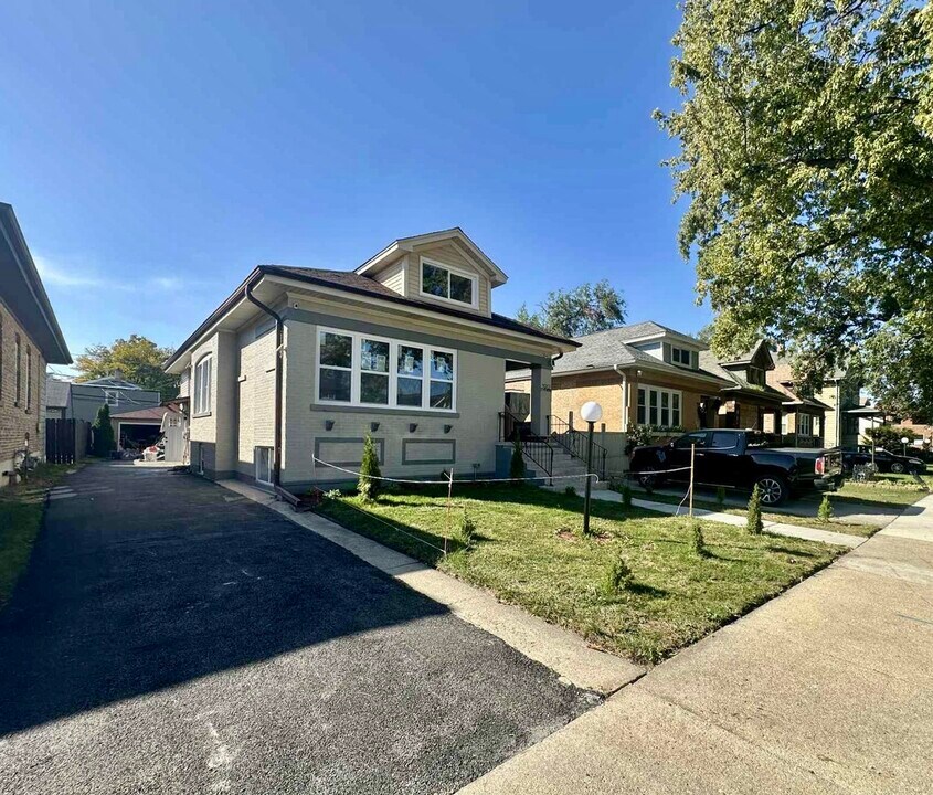 1912 S 4th Ave in Maywood, IL - Building Photo