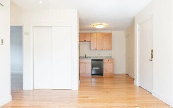 250 Summer St, Unit 9 in Somerville, MA - Building Photo - Building Photo