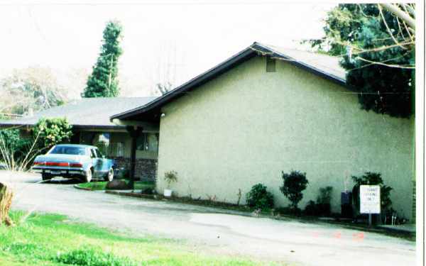 508-514 Landis Ave in Oakley, CA - Foto de edificio - Building Photo