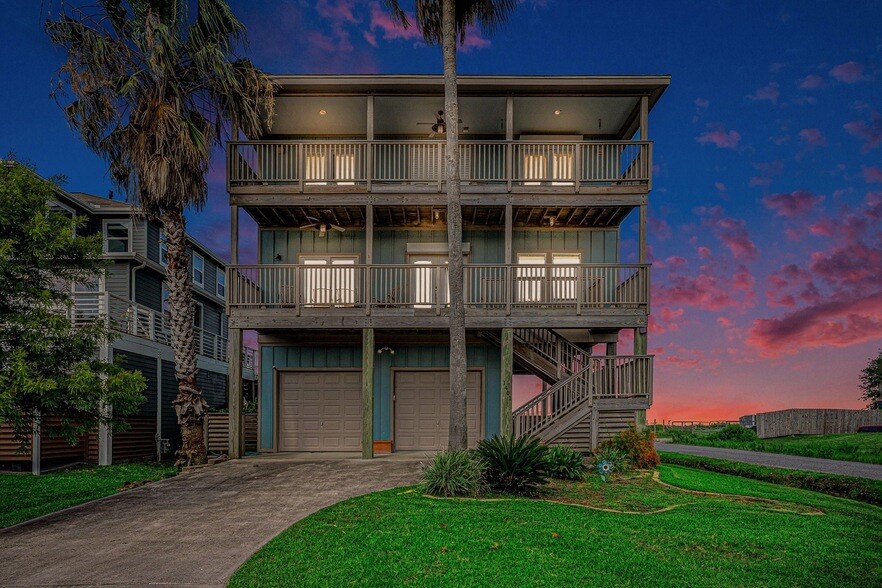1401 103rd St in Galveston, TX - Building Photo