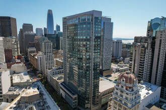 Four Season Residences in San Francisco, CA - Building Photo - Building Photo