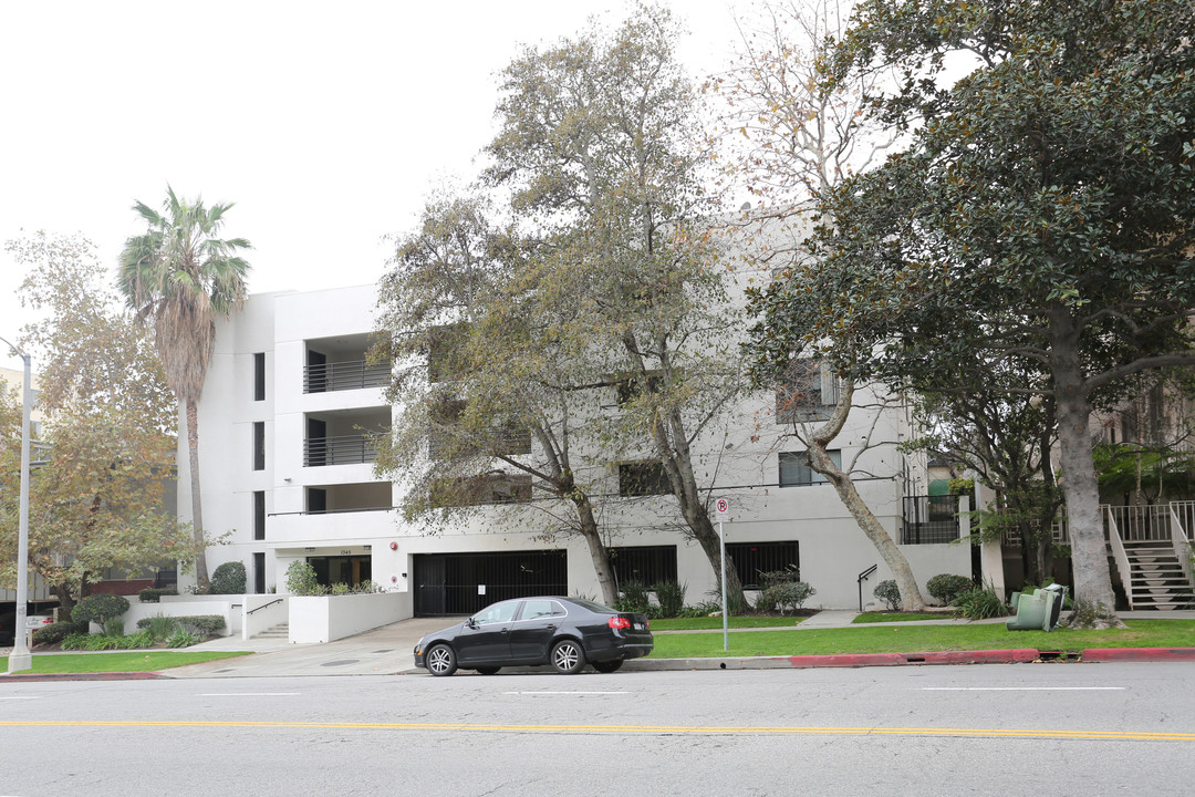 Beverly Glen in Los Angeles, CA - Building Photo