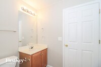 699 Hitchcock Way photo'