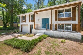 2966 Fern Valley Dr SW in Marietta, GA - Building Photo - Building Photo
