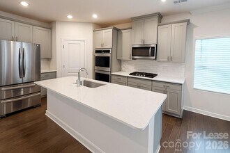 826 Windage Wy in Pineville, NC - Building Photo - Building Photo