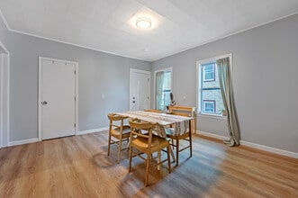 30 Hooper St, Unit 2 in Worcester, MA - Foto de edificio - Building Photo