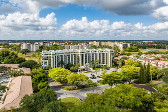 Horizon of Invarrary Condominiums in Lauderhill, FL - Foto de edificio - Building Photo