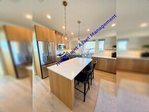 1402 Whittier Dr in Davis, CA - Building Photo - Building Photo