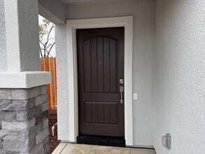 404 Lemongrass St in Turlock, CA - Building Photo - Building Photo