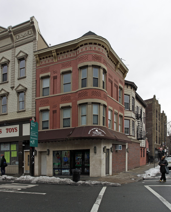 740 Bergen Ave in Jersey City, NJ - Foto de edificio