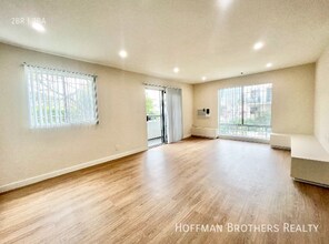 860 S Ardmore Ave, Unit 208 in Los Angeles, CA - Foto de edificio - Building Photo