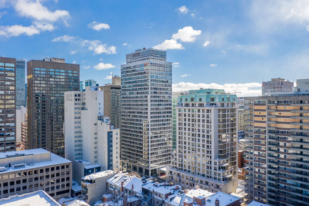 Le Cartier Apartments in Montréal, QC - Building Photo