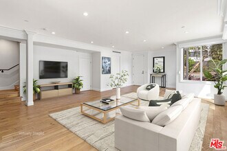 1283 Havenhurst Dr in West Hollywood, CA - Foto de edificio - Building Photo