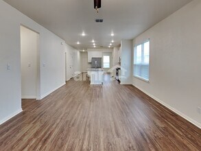 380 Aspen Waters in New Braunfels, TX - Building Photo - Building Photo