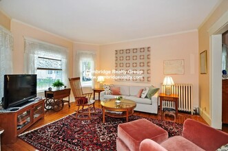 16 Chetwynd Rd, Unit 2 in Somerville, MA - Building Photo - Building Photo
