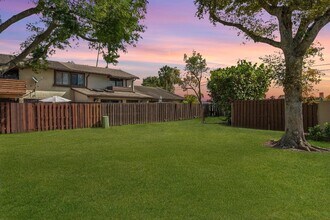 7136 SW 105th Ct in Miami, FL - Foto de edificio - Building Photo