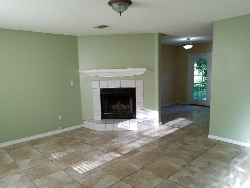 200 Valencia St in Pensacola, FL - Building Photo
