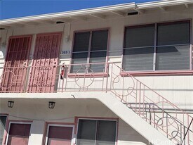 301 Puuhue Pl in Honolulu, HI - Building Photo