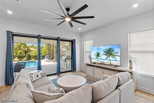 551 97th Ave N in Naples, FL - Building Photo