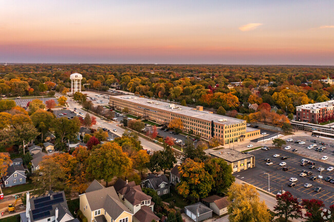 5th Avenue Station in Naperville, IL - Building Photo - Building Photo