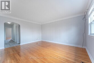 679 Roosevelt Ave in Ottawa, ON - Building Photo - Building Photo