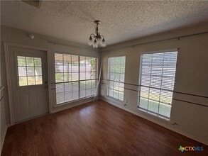 309 Spur Dr in Victoria, TX - Building Photo - Building Photo