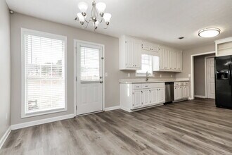 335 Cattlemans Cir in Mcdonough, GA - Foto de edificio - Building Photo