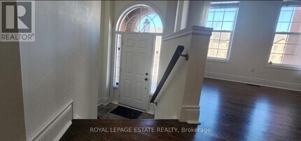 8038 Yonge St in Markham, ON - Building Photo - Building Photo