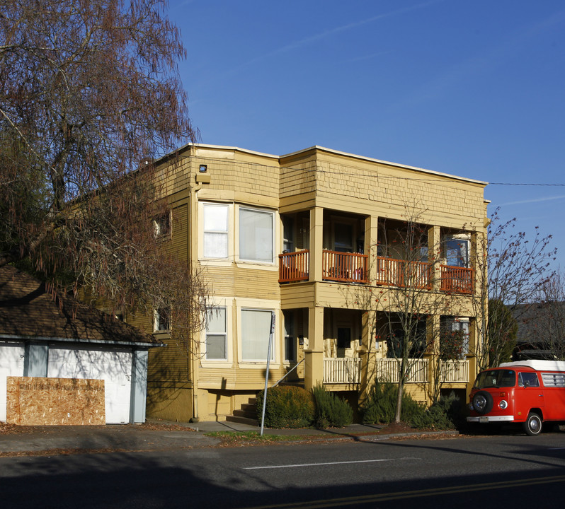 2423-2429 E Burnside St in Portland, OR - Building Photo